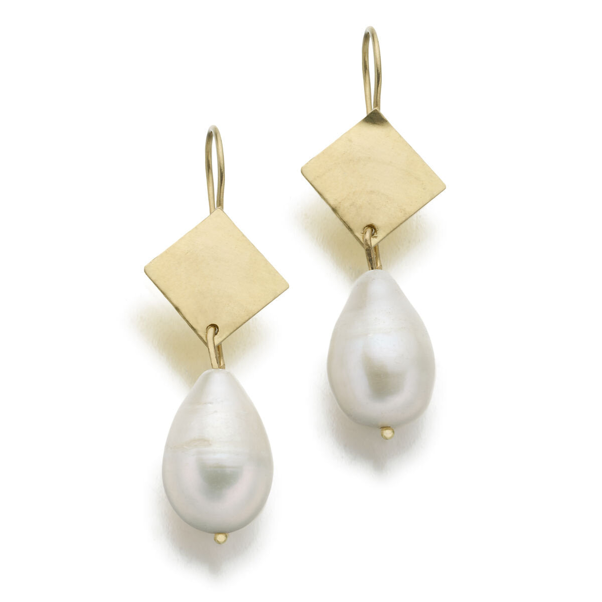 baroque-pearl-earrings-in-18k-gold