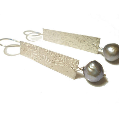 volute-sterling-silver-and-pearls-earrings