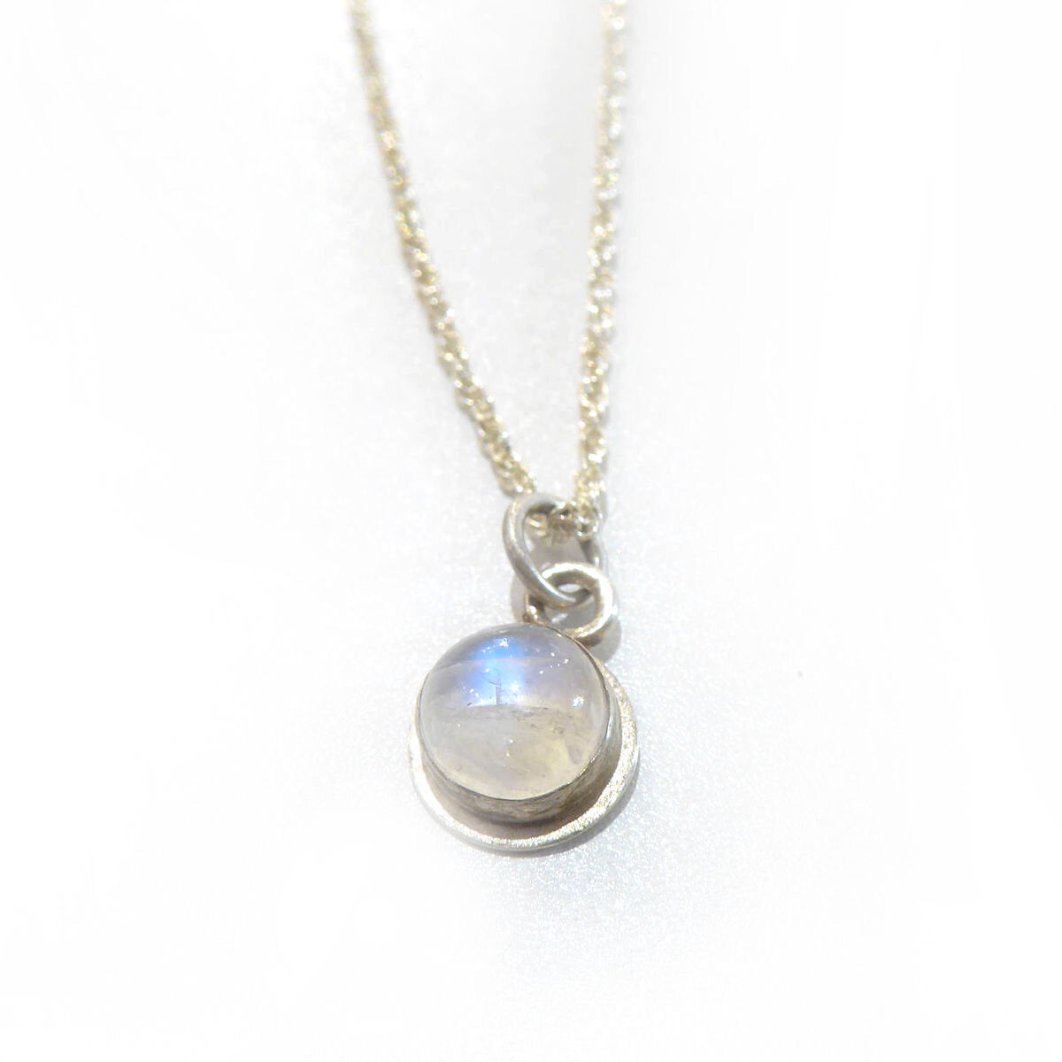 round-moonstone-sterling-silver-necklace