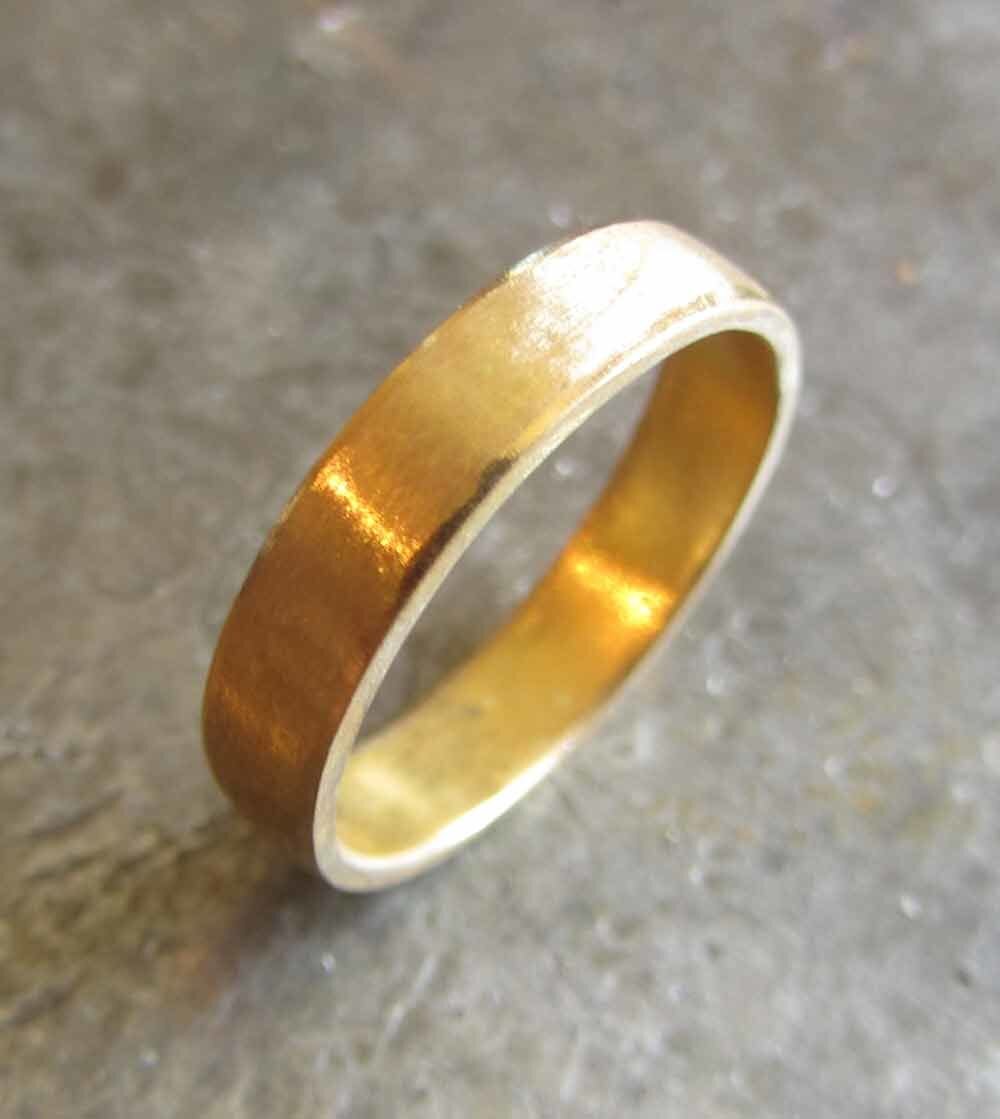 22k-gold-wedding-band