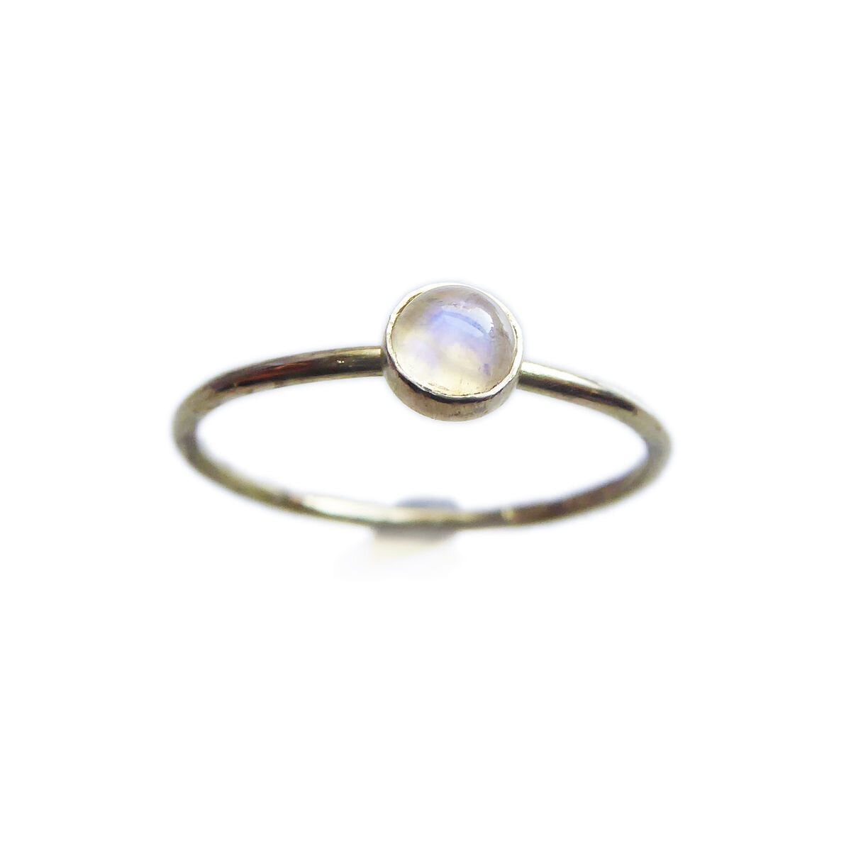 blue-moonstone-cabochon-mini-ring-in-18k-gold