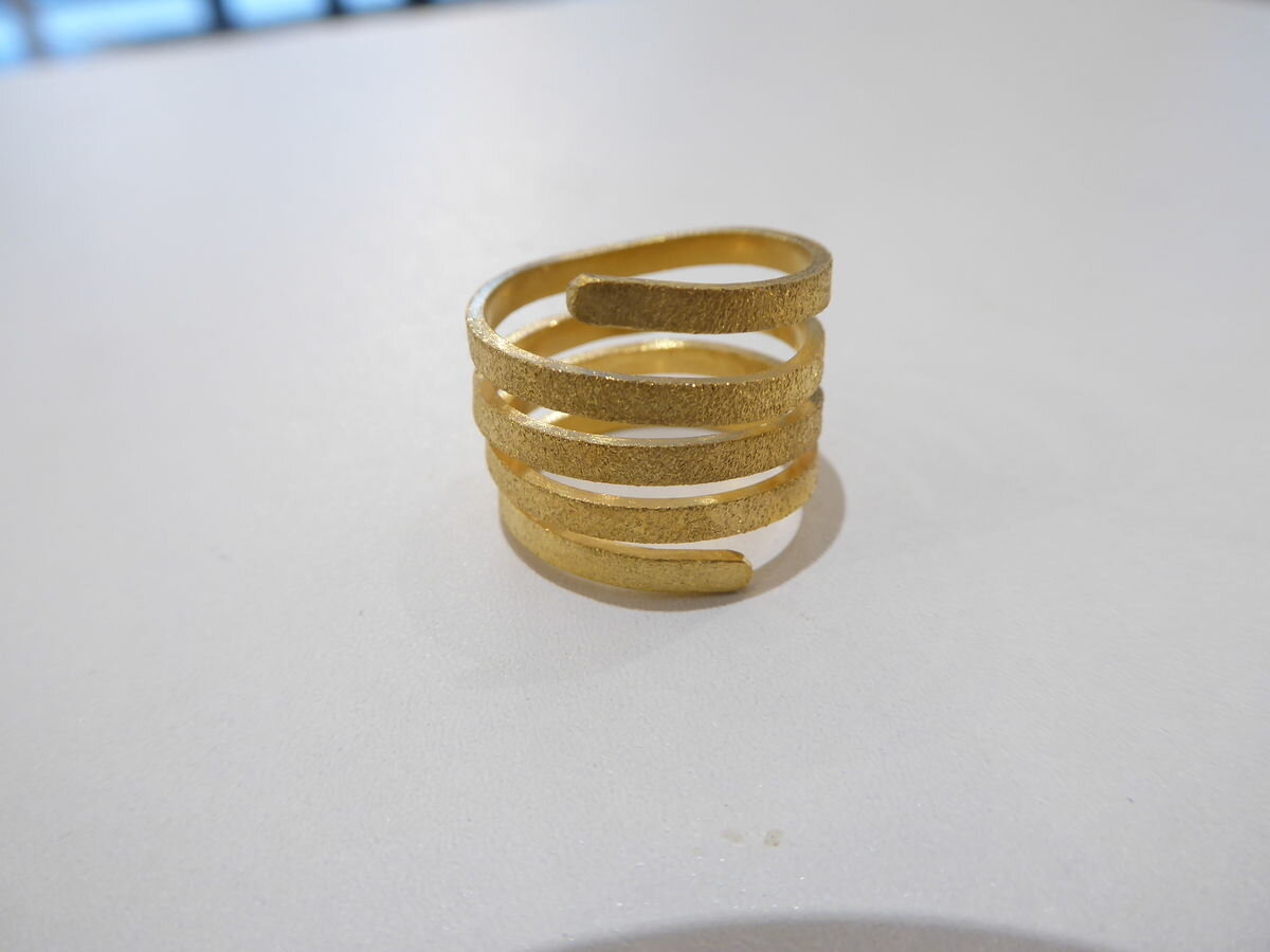 twist-curl-18k-gold-vermeil-ring