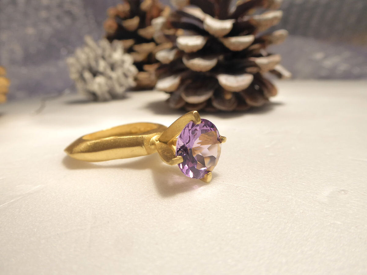 passionata-sculptural-ring-with-amethyst