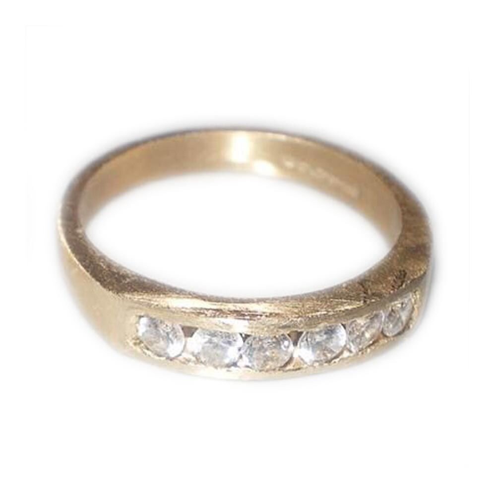 eternity-ring-in-18k-yellow-gold-with-round-diamonds