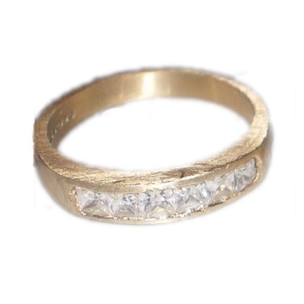 eternity-ring-in-18k-yellow-gold-with-diamonds