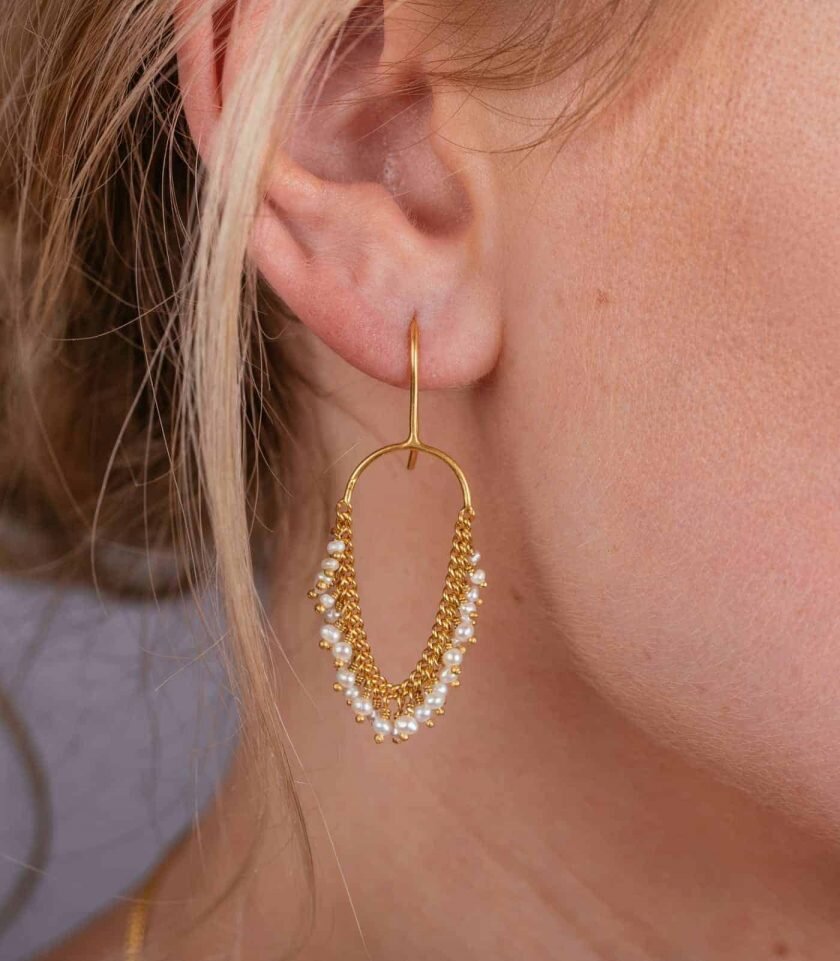 pearl-loop-earrings