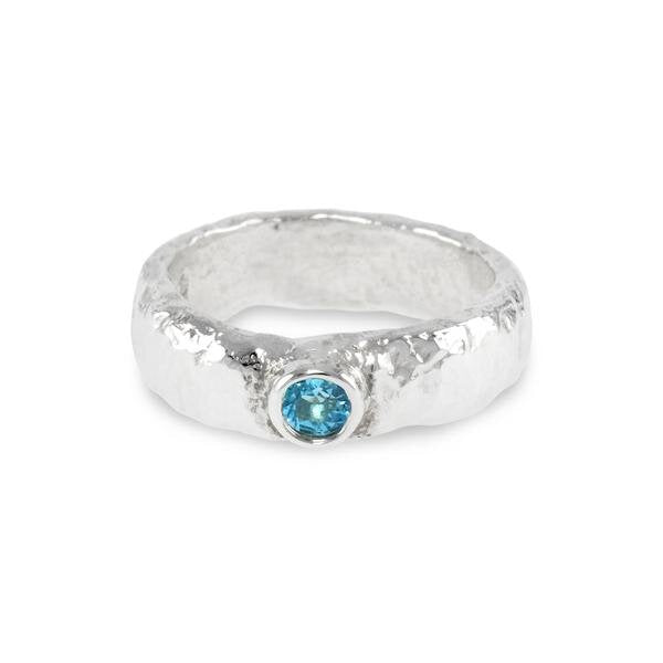 silver-ring-with-blue-topaz