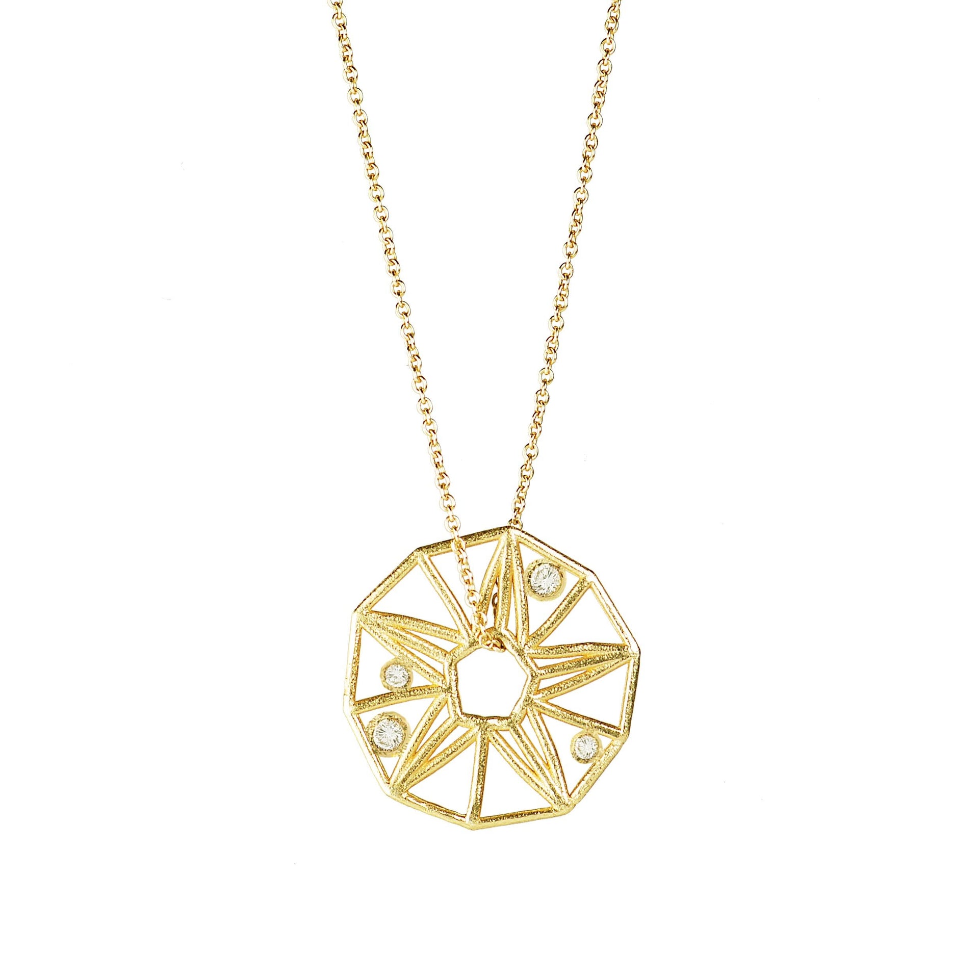 lucky-star-gold-diamond-pendant