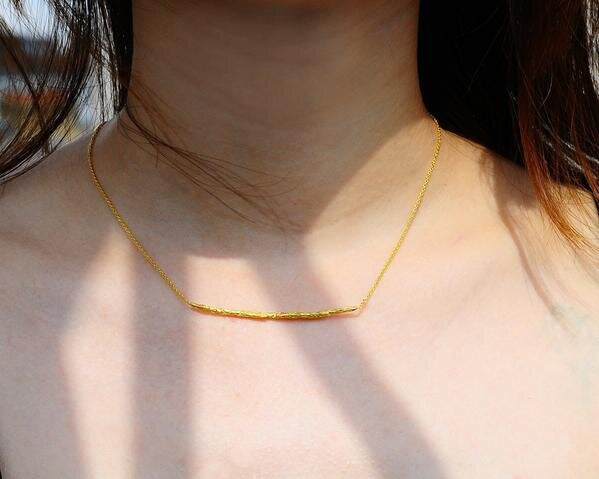 illusion-long-stick-necklace-gold