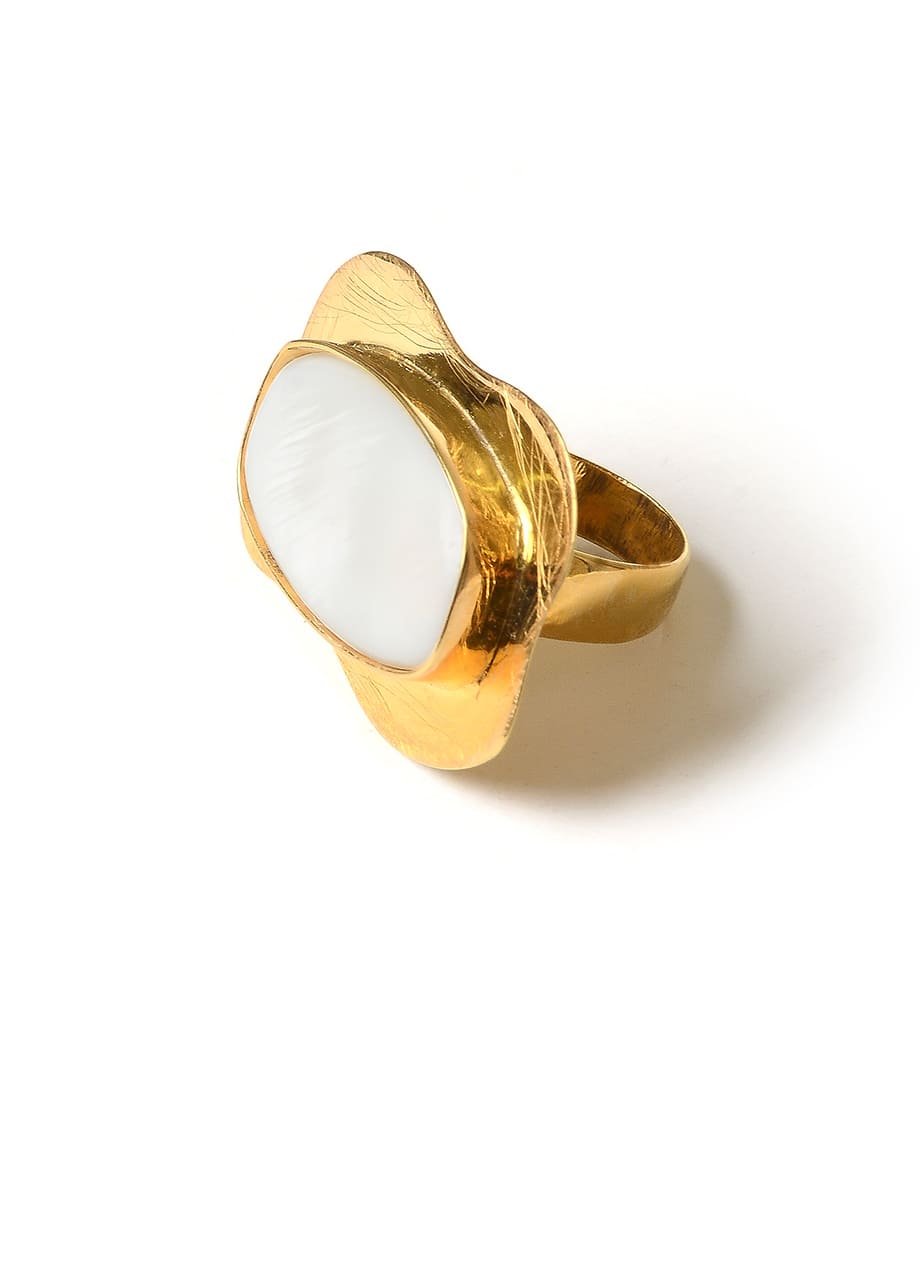 white-sadaf-ring