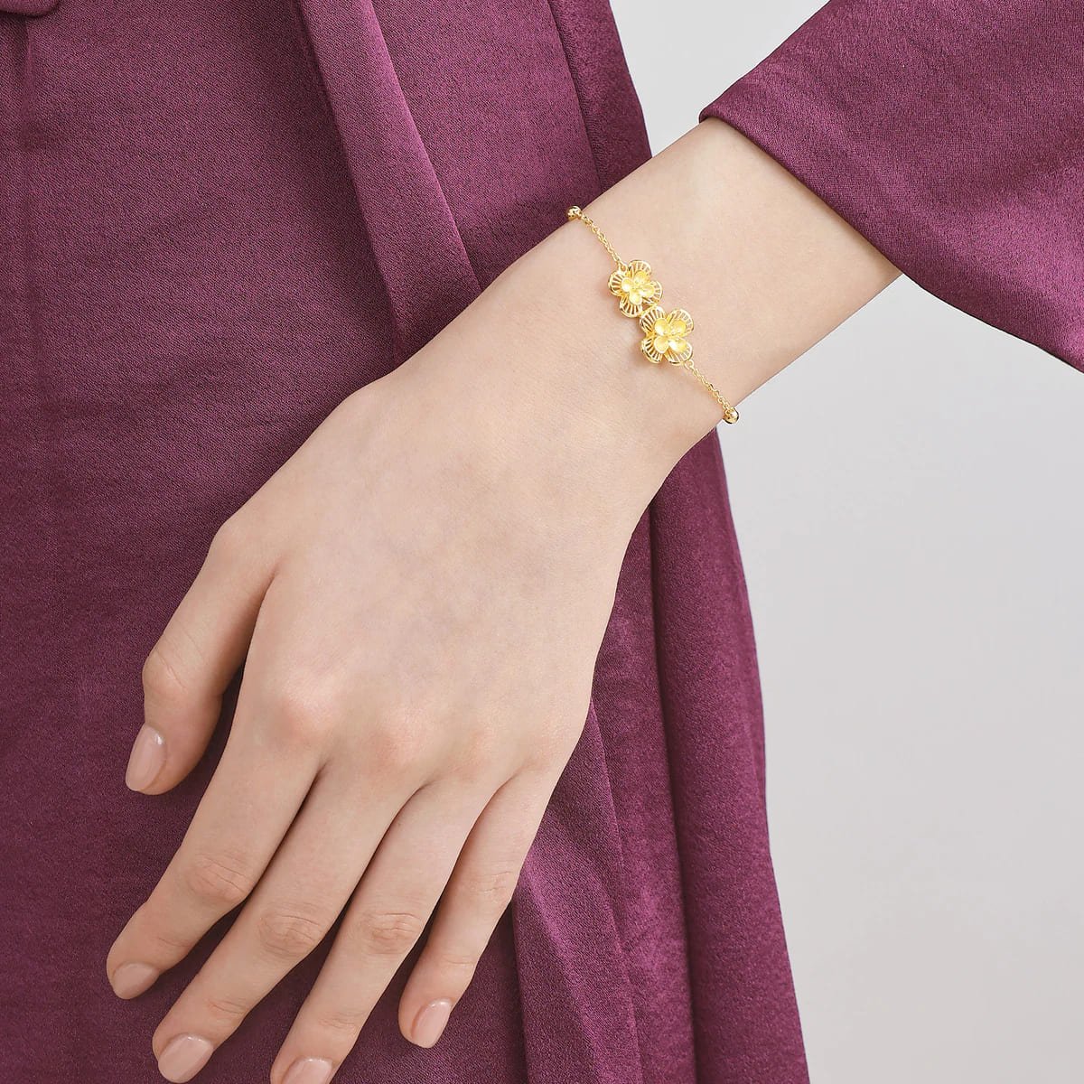 floral-bracelet-in-24k-gold-chow-sang-sang