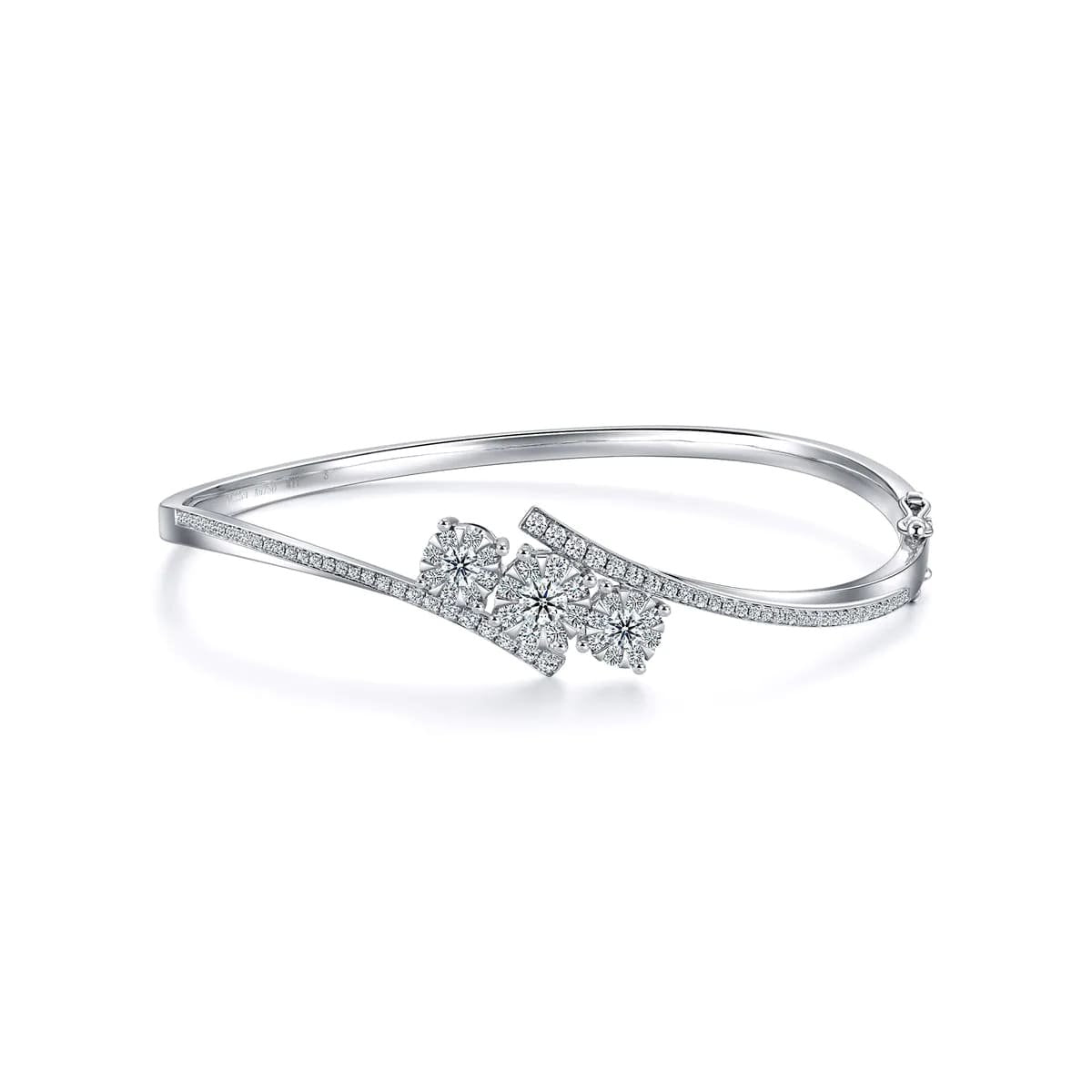 diamond-symphony-bangle-in-18k-white-gold-chow-sang-sang