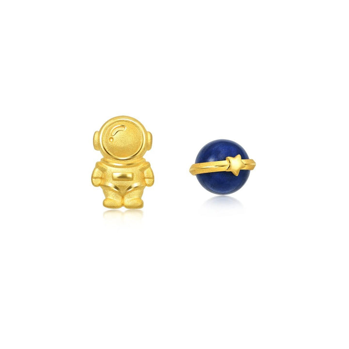 astronaut-and-planet-earrings-in-24k-gold-chow-sang-sang