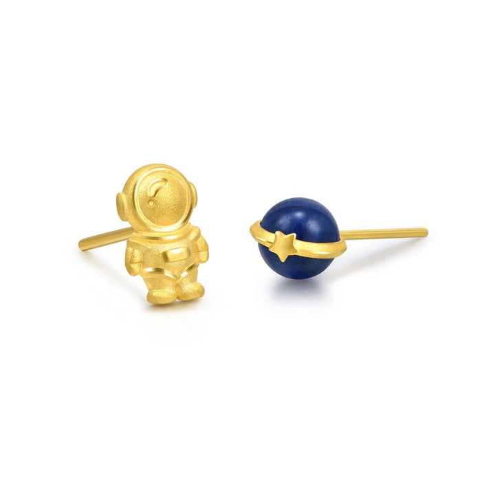 astronaut-and-planet-earrings-in-24k-gold-chow-sang-sang