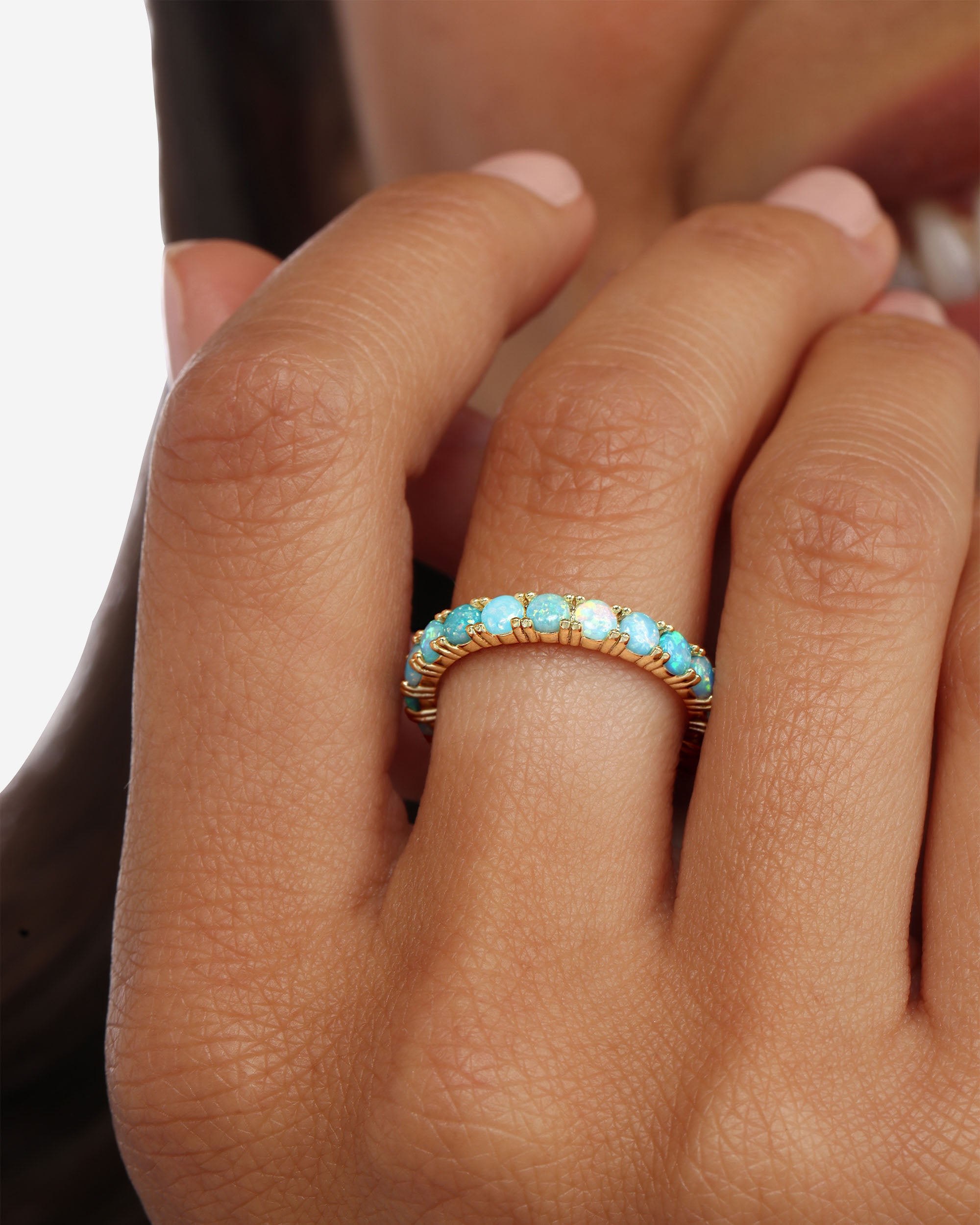 heiress-ombre-ring-in-gold-and-blue-opal-ombre