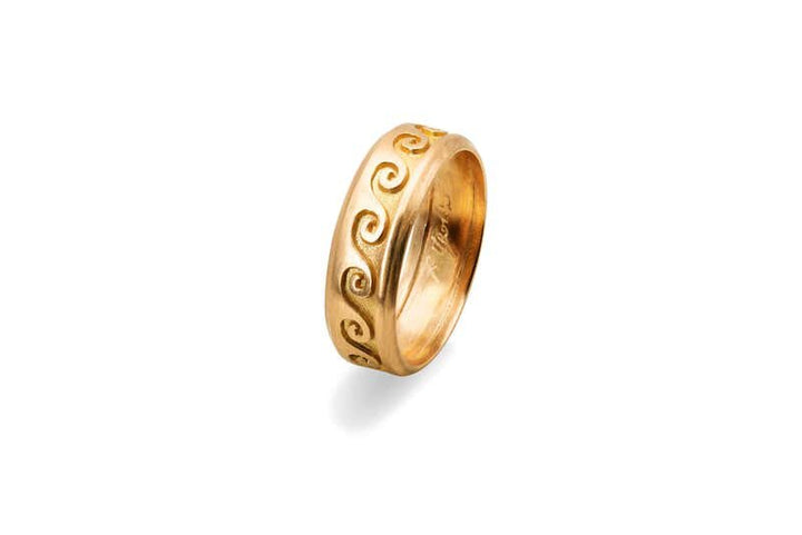 wave-ring-in-18k-yellow-gold