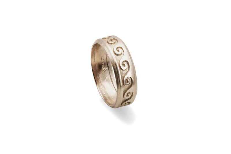 wave-ring-in-18k-white-gold