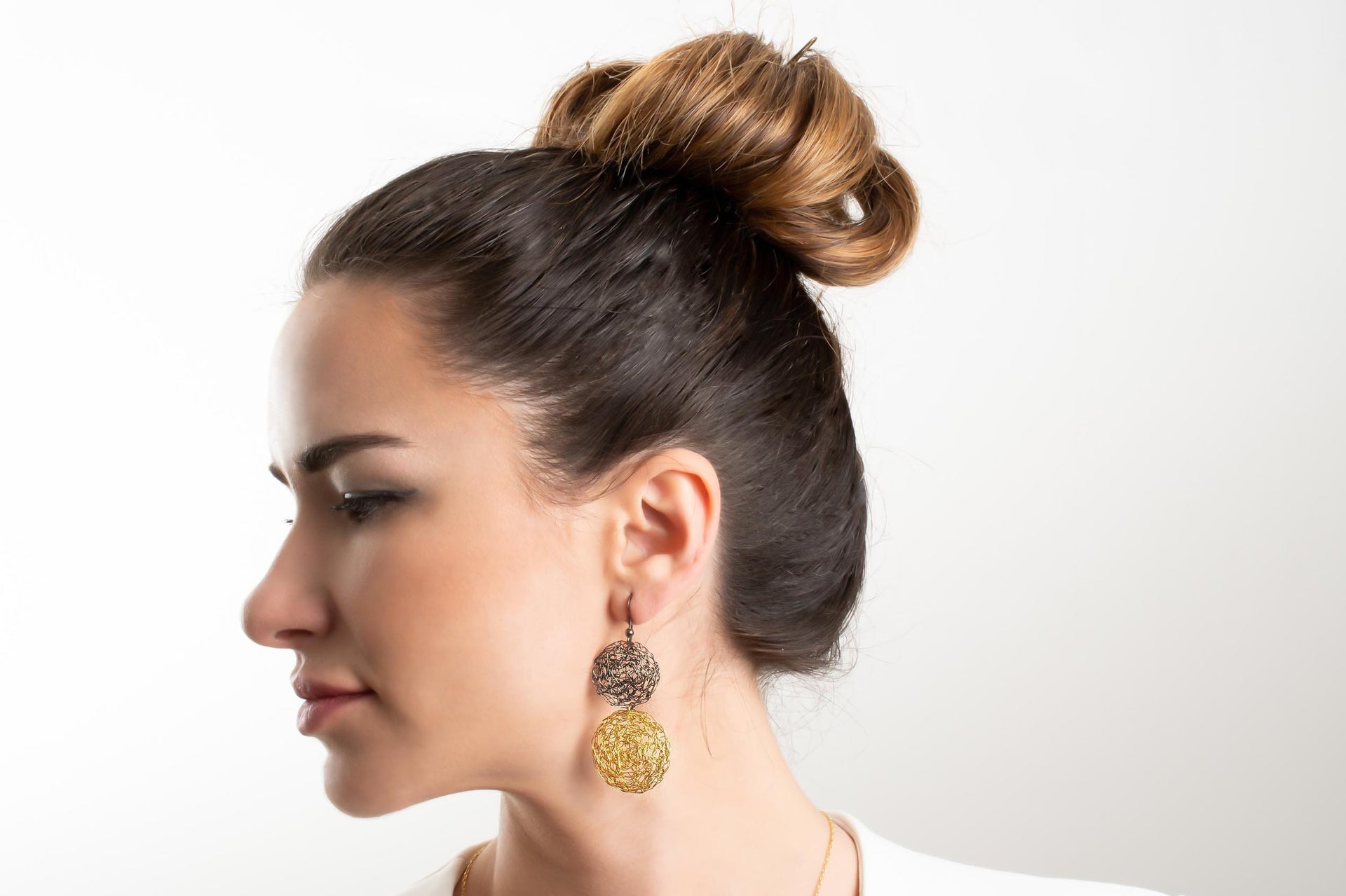 black-rhodium-and-gold-disc-earrings