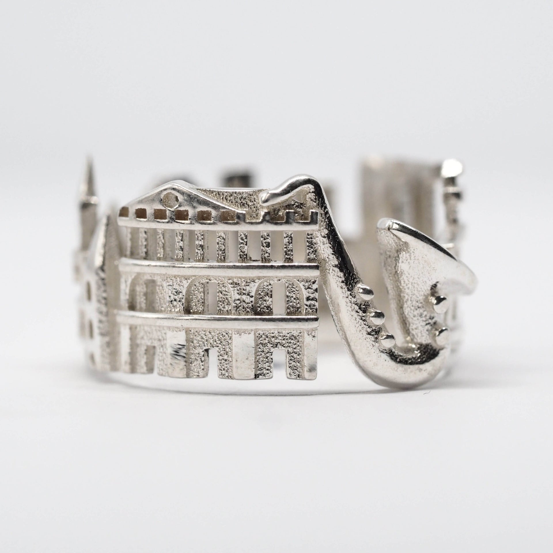 new-orleans-cityscape-ring