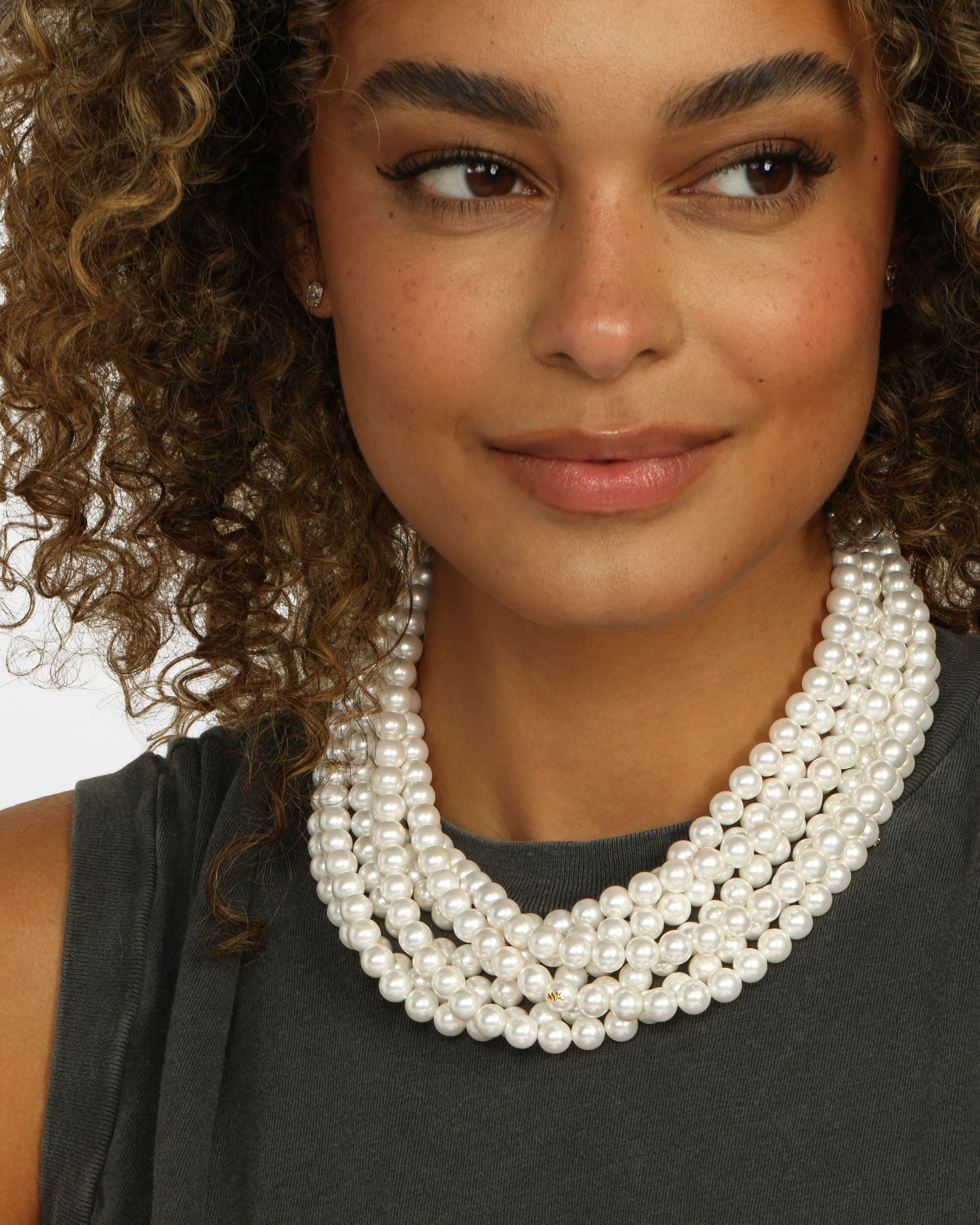 the-perfect-pearl-collar-necklace-in-gold