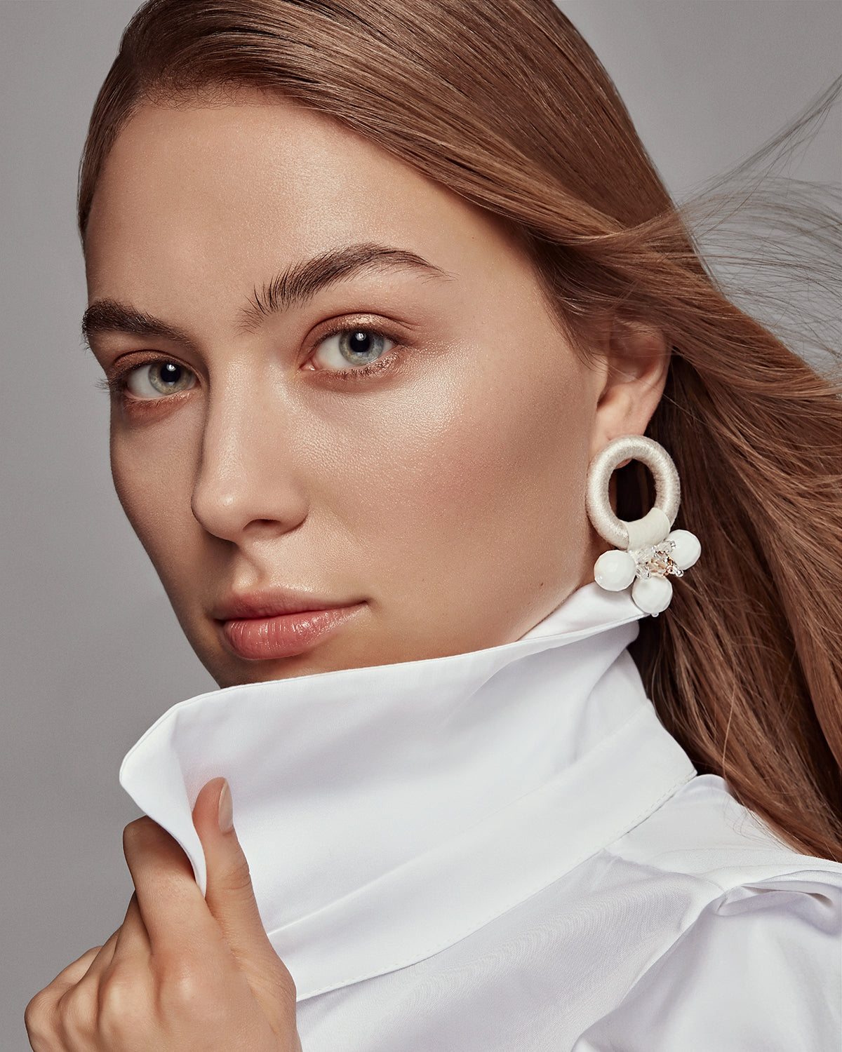 Alabaster Saulė Drop Earrings