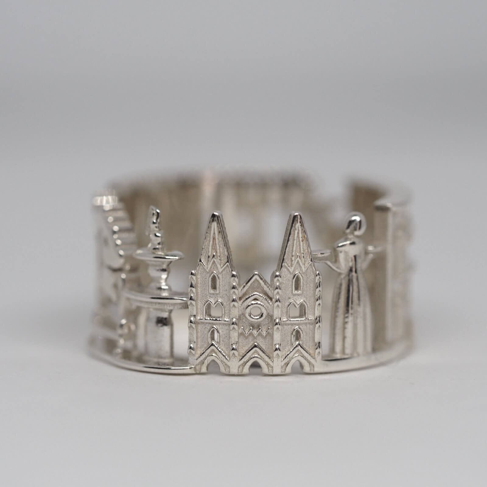 savannah-cityscape-ring