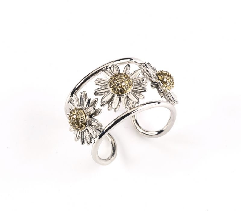 triple-daisy-ring