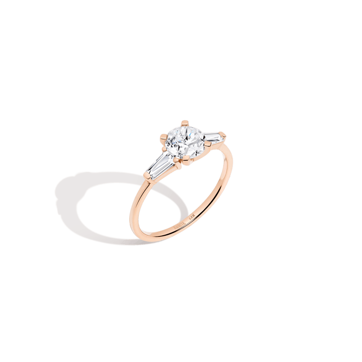 round-diamond-tapered-baguette-diamond-ring-in-18k-rose-gold-aurate