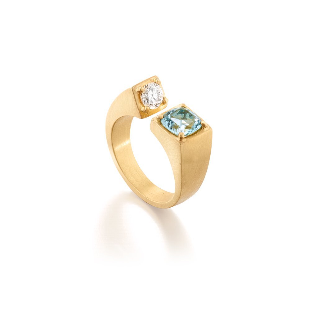 artemis-18k-gold-diamond-aquamarine-ring