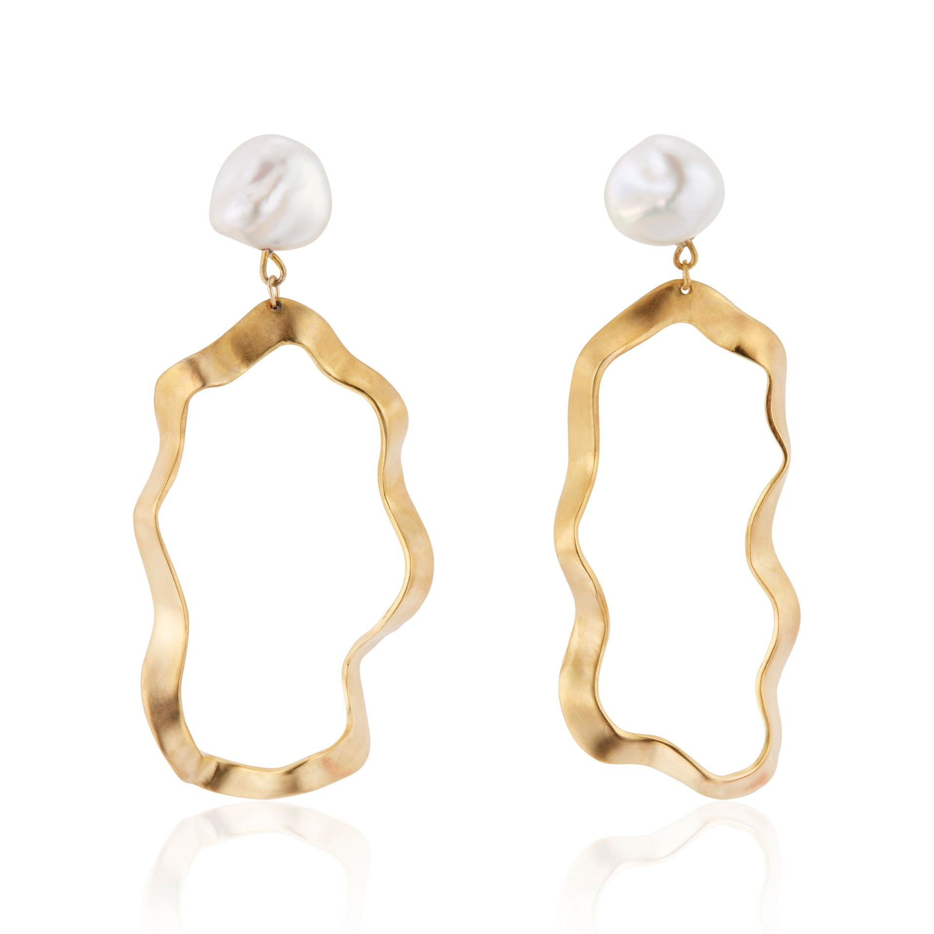 wavy-baby-baroque-pearl-earrings