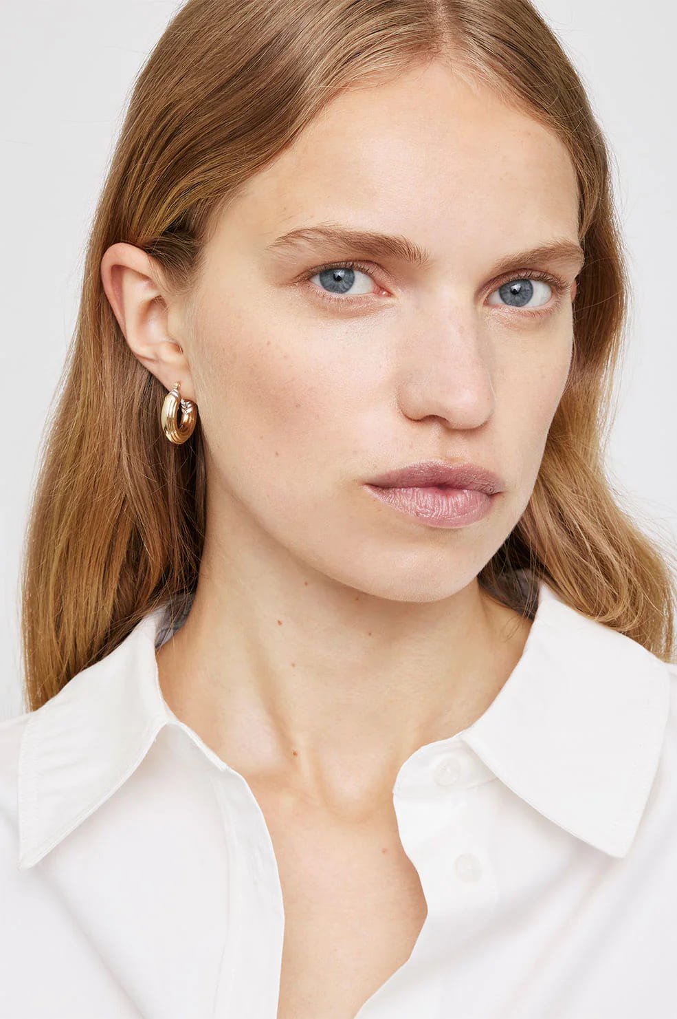 two-tone-ribbed-hoop-earrings