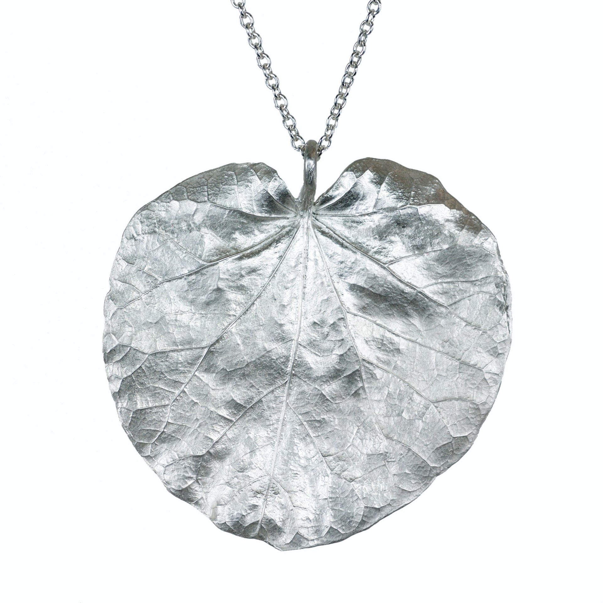 the-corsican-leaf-lily-heart-pendant