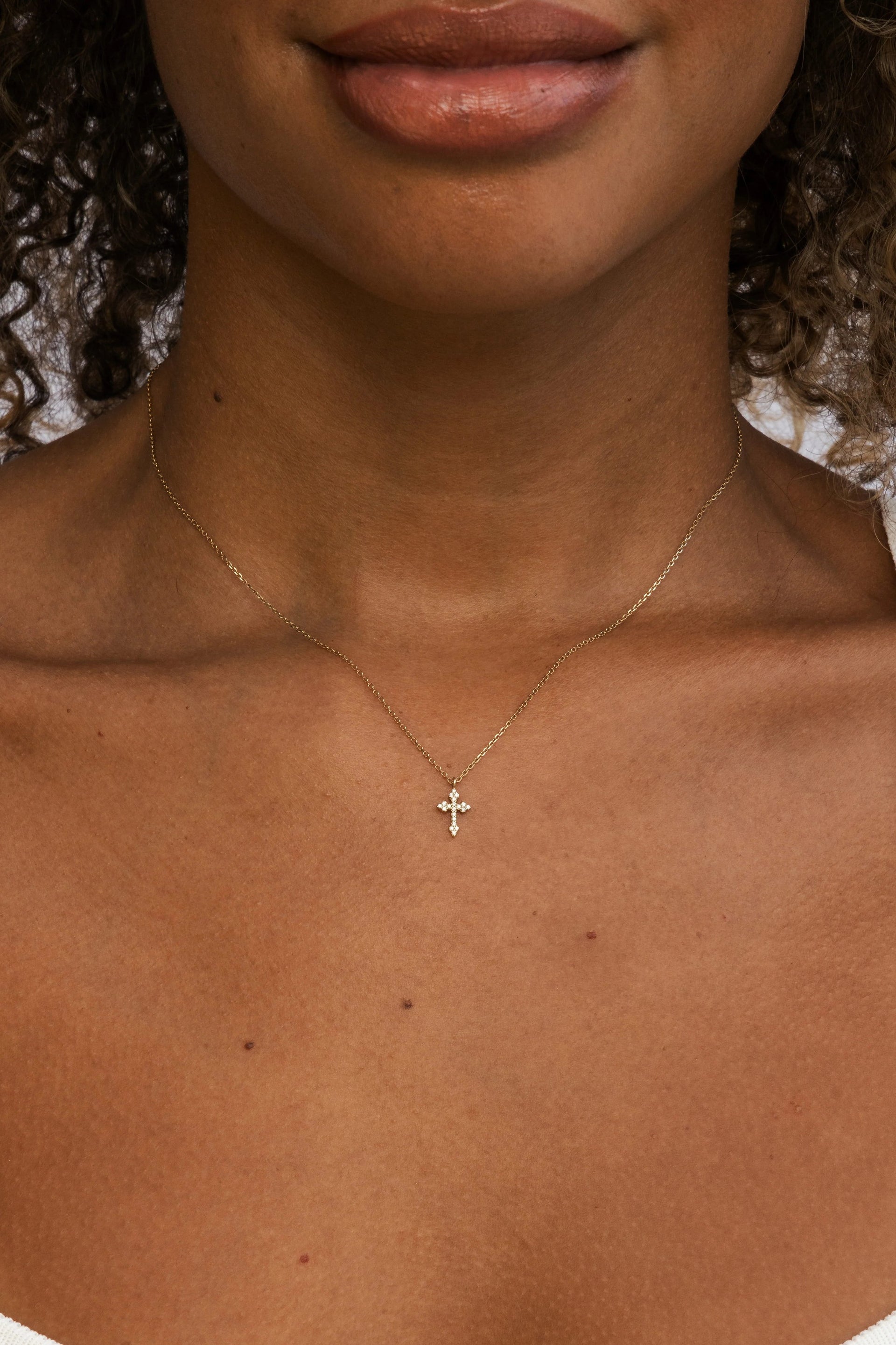 diamond-cross-necklace