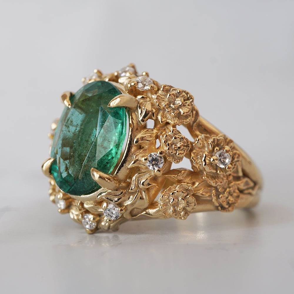 emerald-tulip-diamond-ring