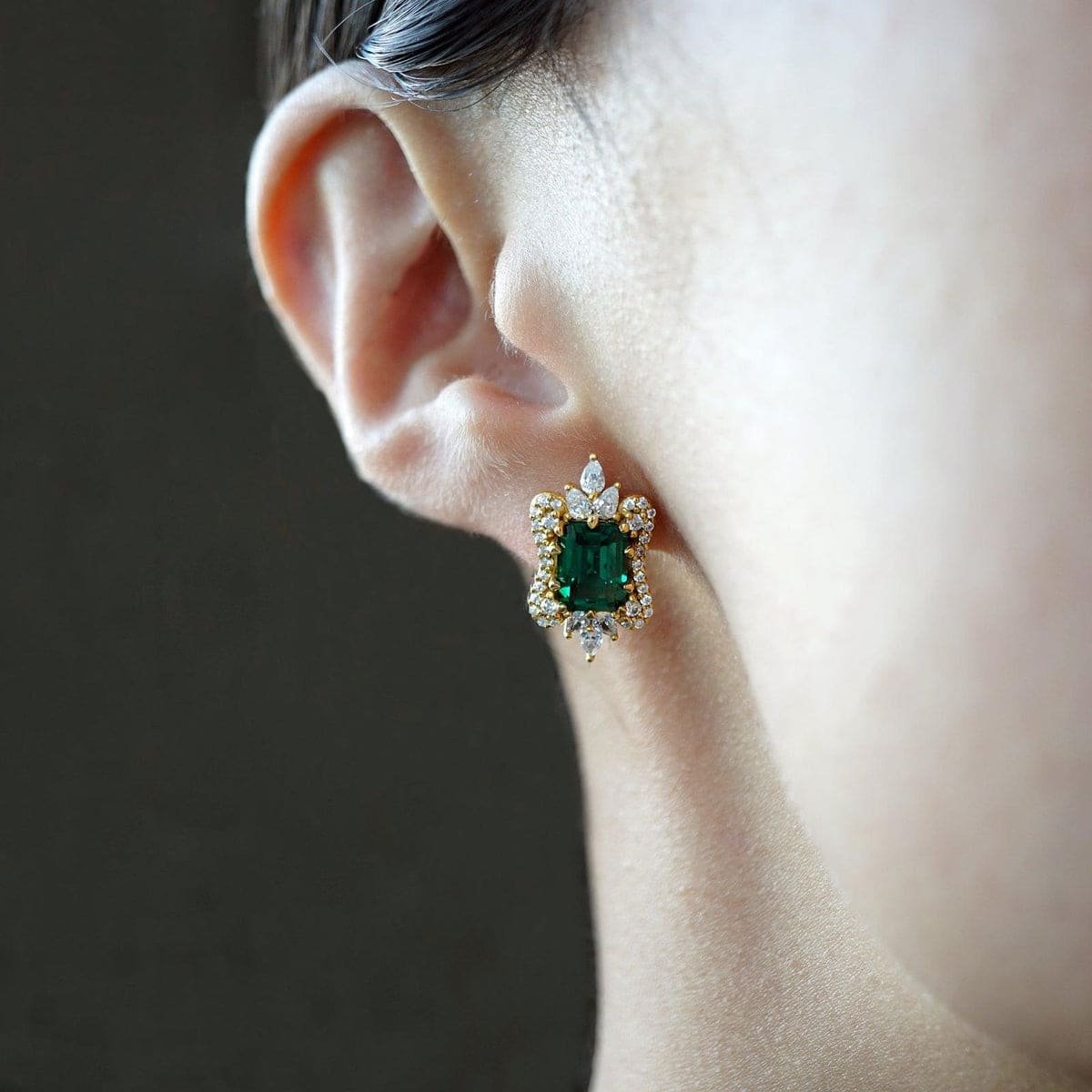 eleanor-emerald-diamond-earrings