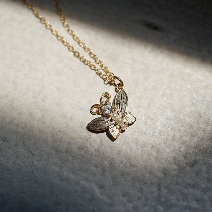 diamond-butterfly-pearl-necklace