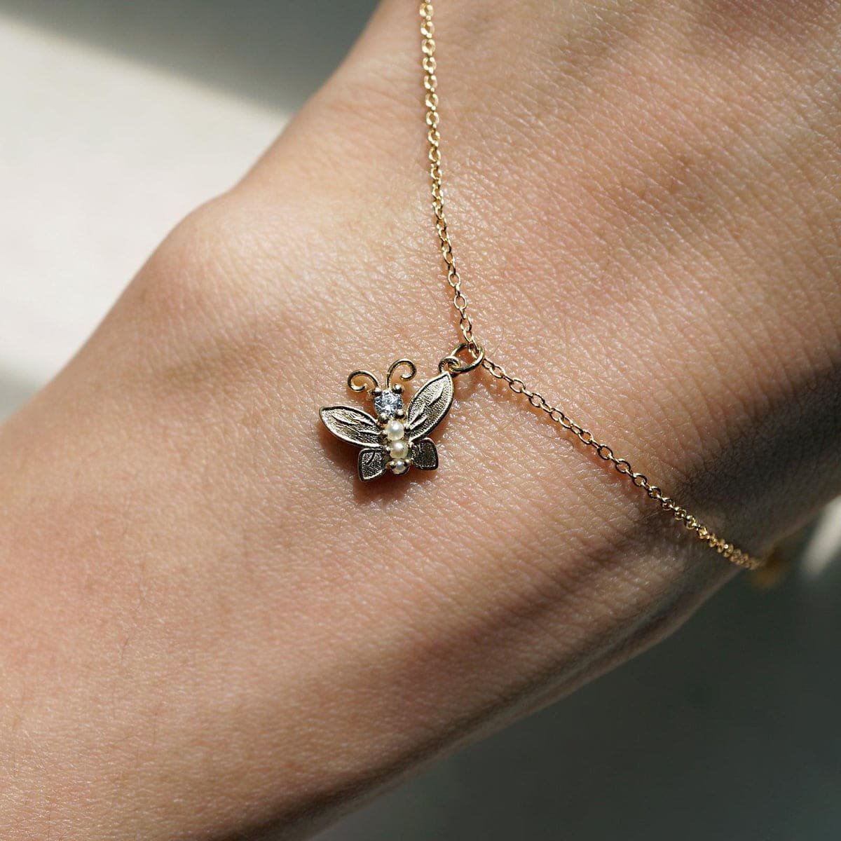 diamond-butterfly-pearl-necklace