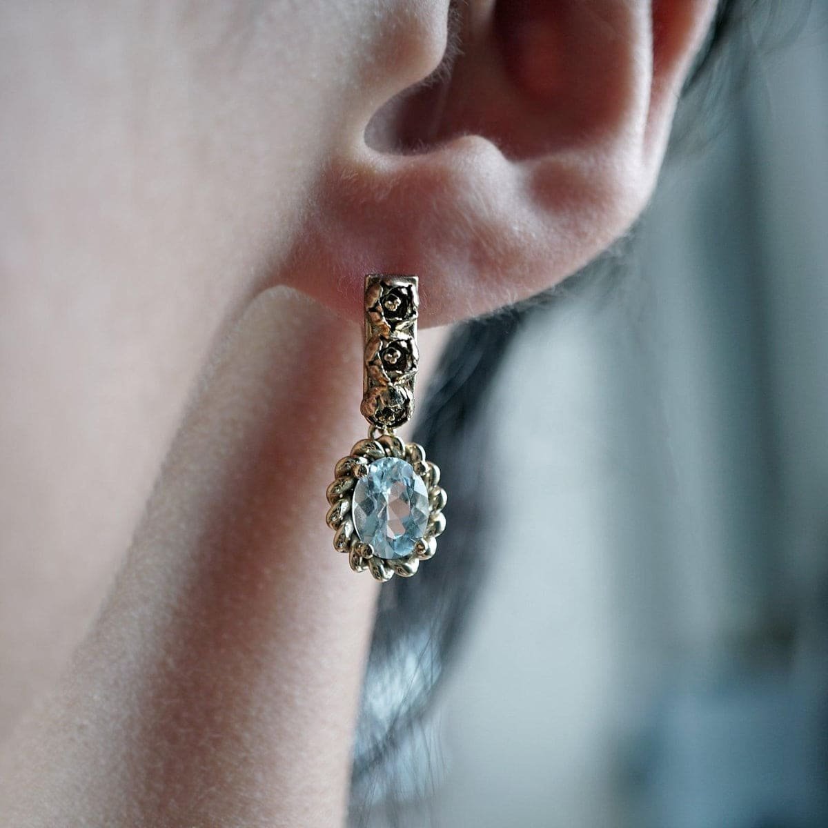 oval-aquamarine-peonies-earrings