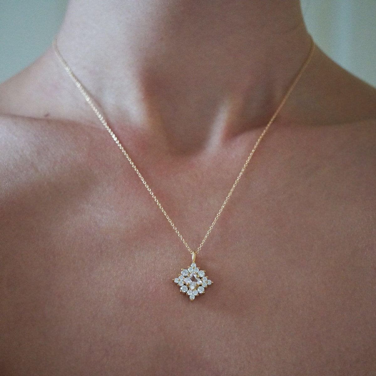 aphrodite-morganite-diamond-necklace