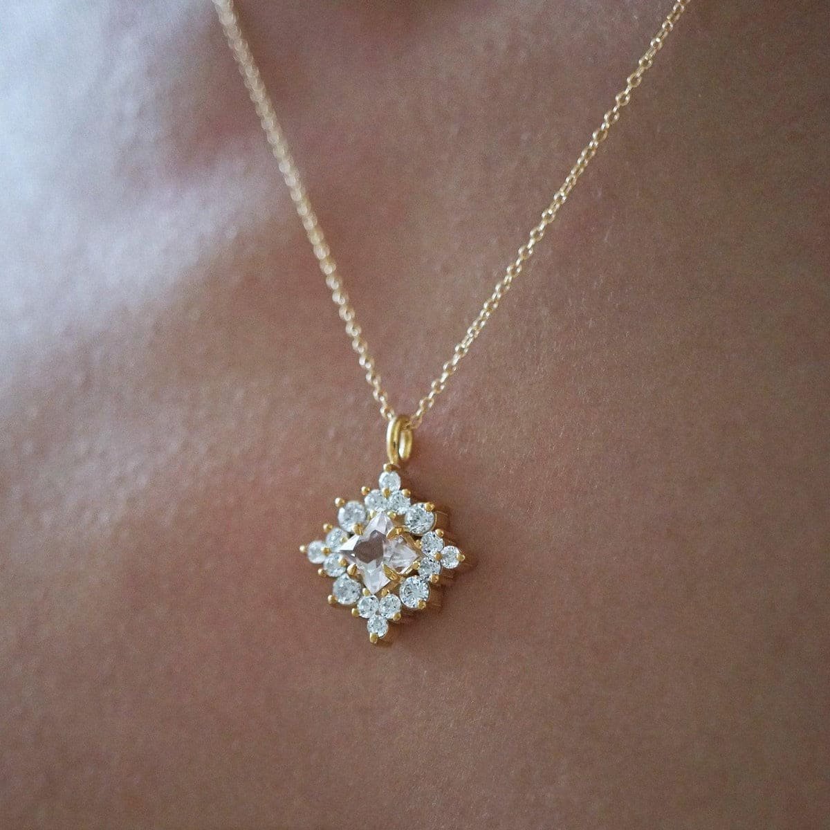 aphrodite-morganite-diamond-necklace