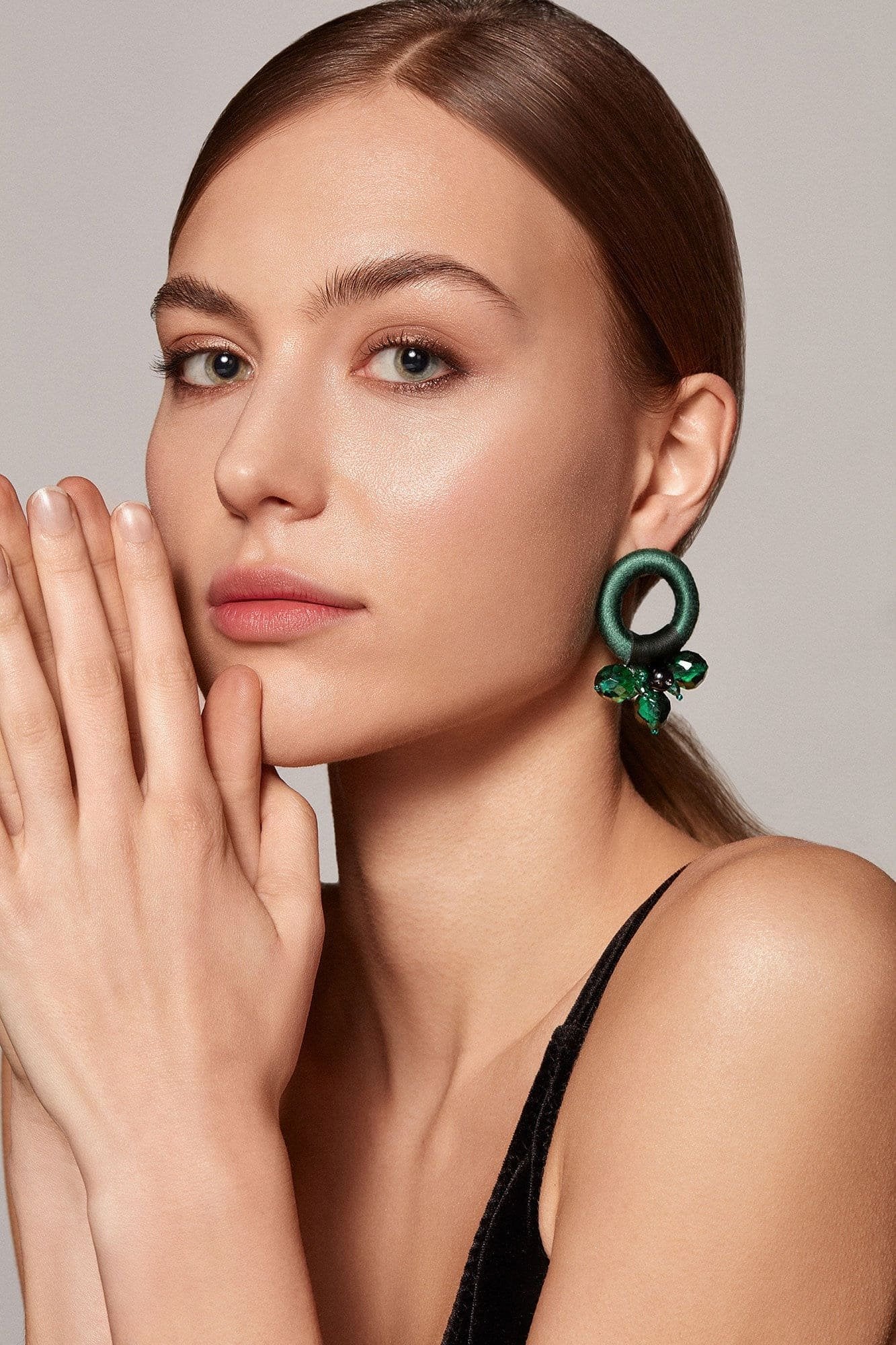 saul-earrings-in-spanish-emerald