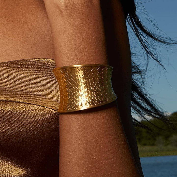 gold-medium-basketweave-cuff