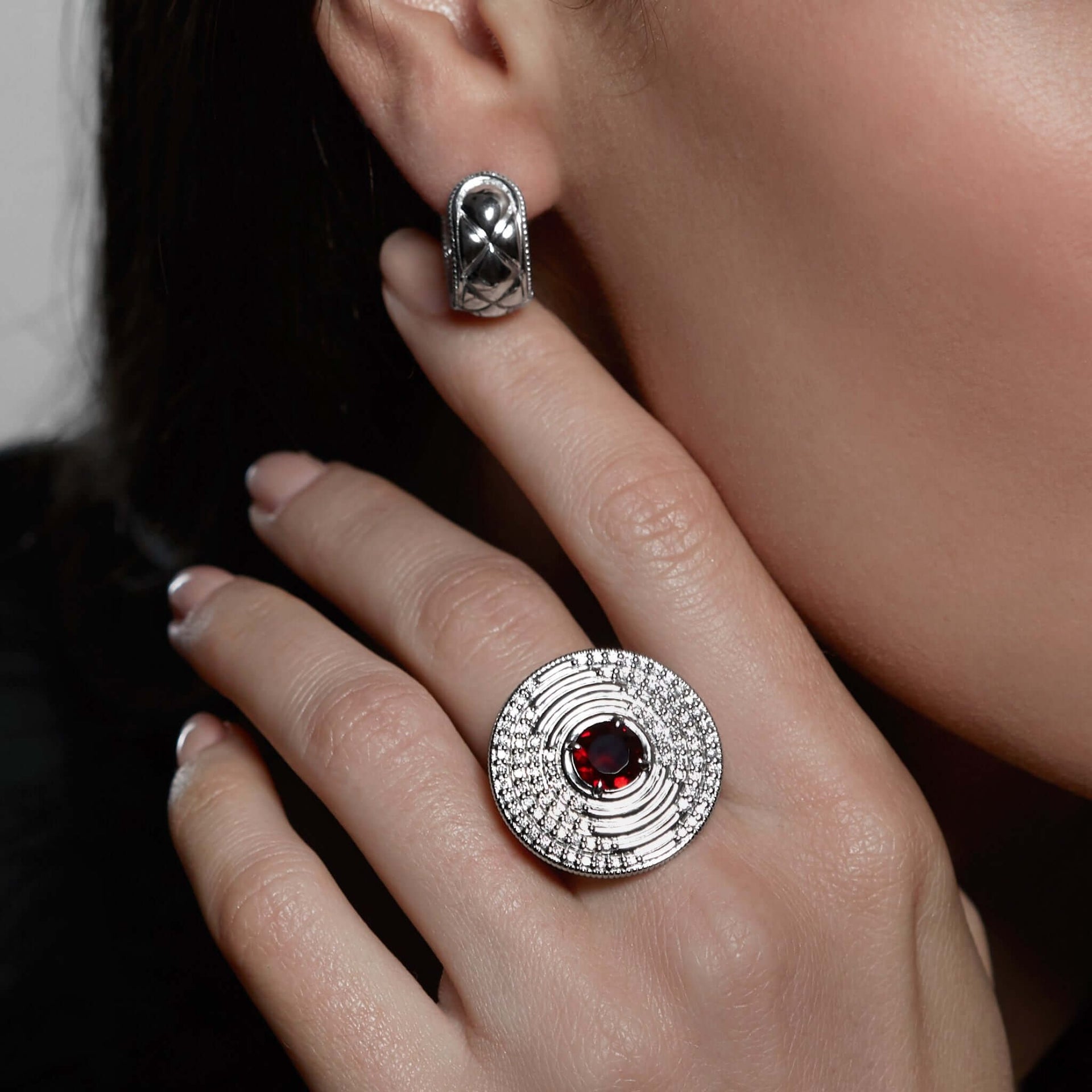 max-round-ring-with-garnet