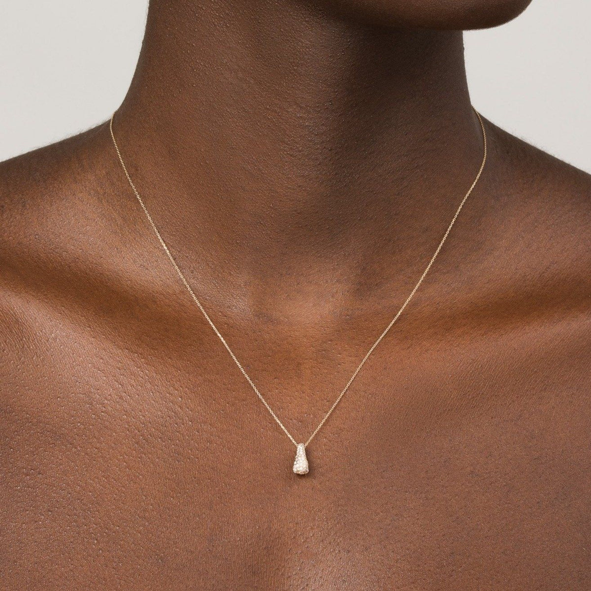 pave-diamond-teardrop-necklace-in-18k-rose-gold-aurate