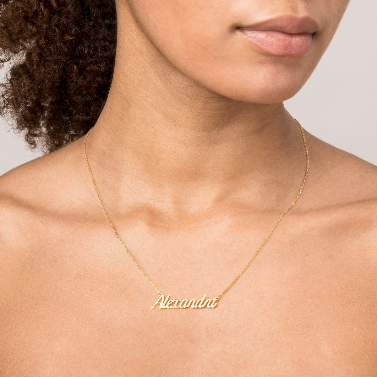 gold-script-name-necklace-in-18k-yellow-gold-aurate