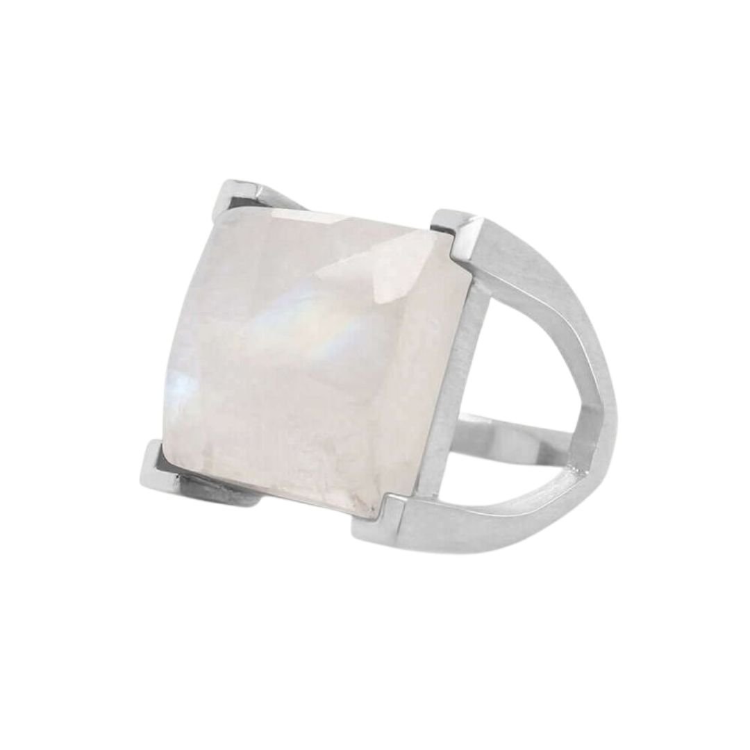 plaza-rainbow-moonstone-silver-ring