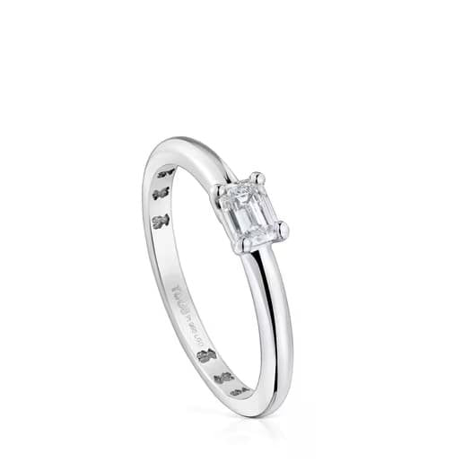 platinum-emerald-cut-solitaire-ring