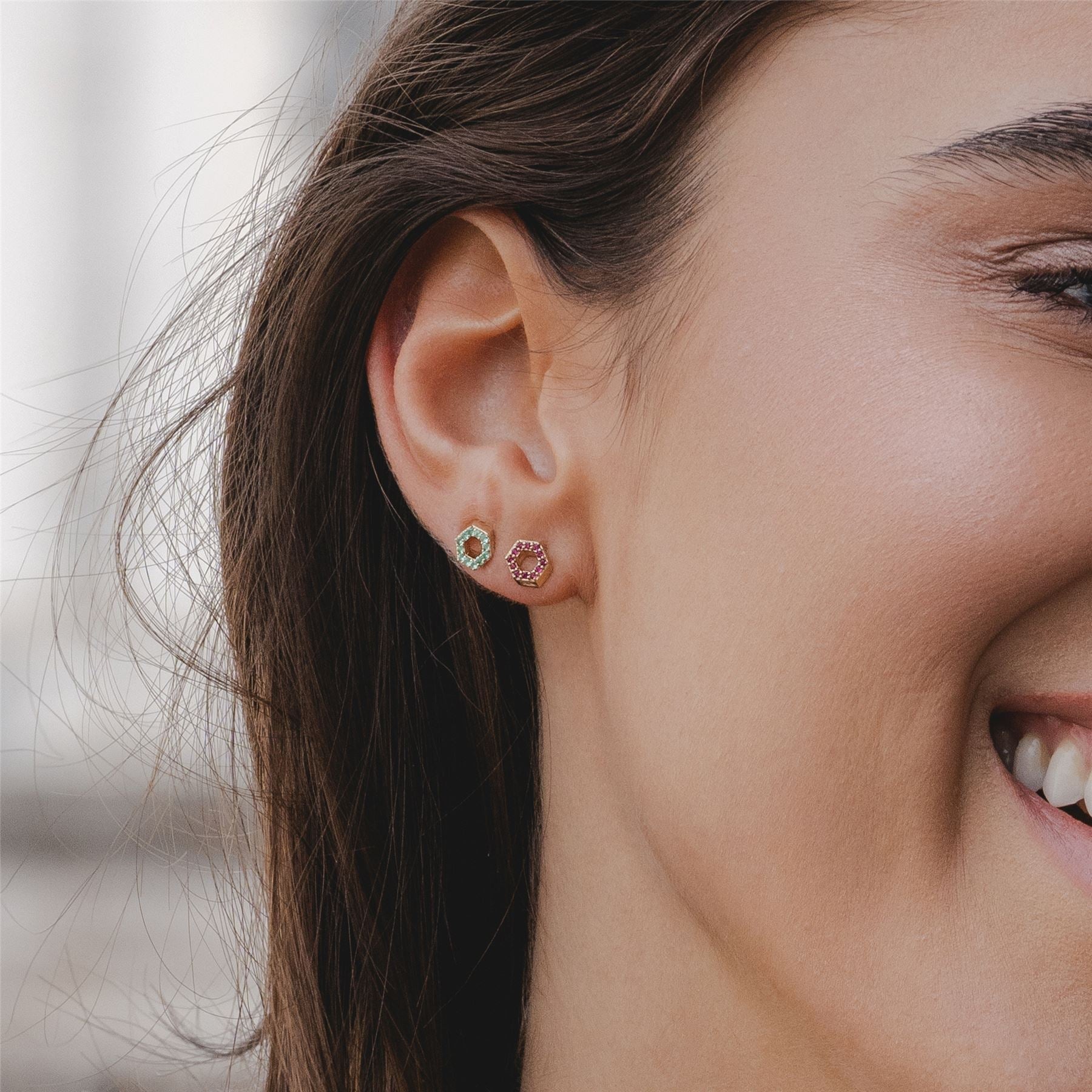 Geometric Hex Emerald Stud Earrings In Yellow Gold