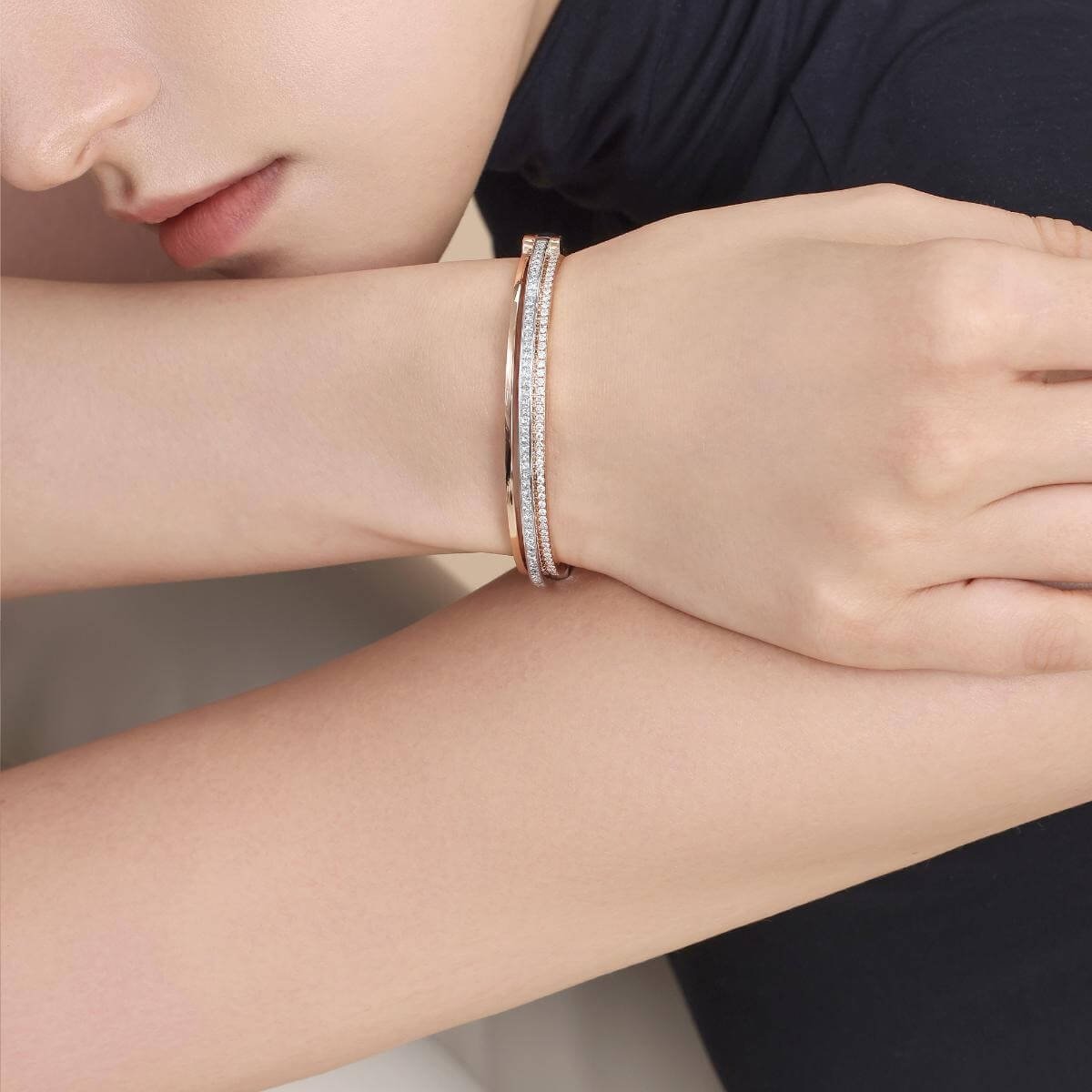 timeless-18k-white-red-gold-diamond-bangle