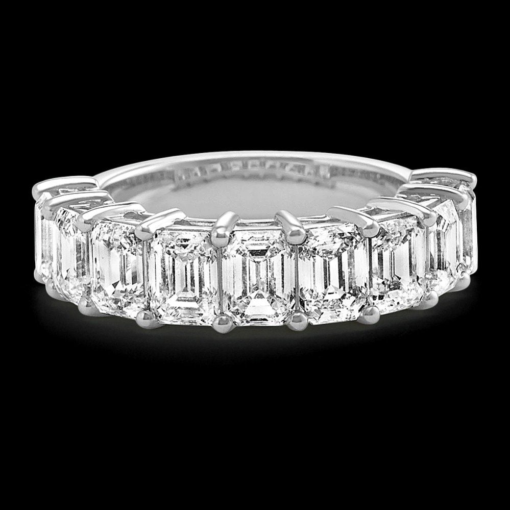 emerald-cut-diamond-band